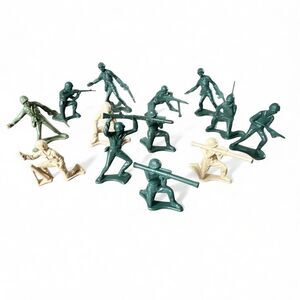 Lot of 13 Vintage 2” Plastic Army Men Soldiers Green Tan Bazooka Rocket Poses